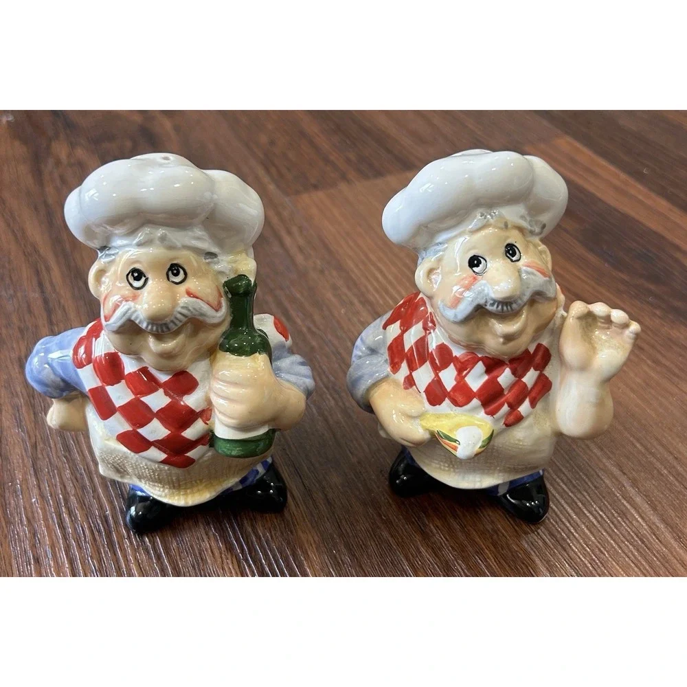 Vintage Italian Chef Salt/Pepper Shaker